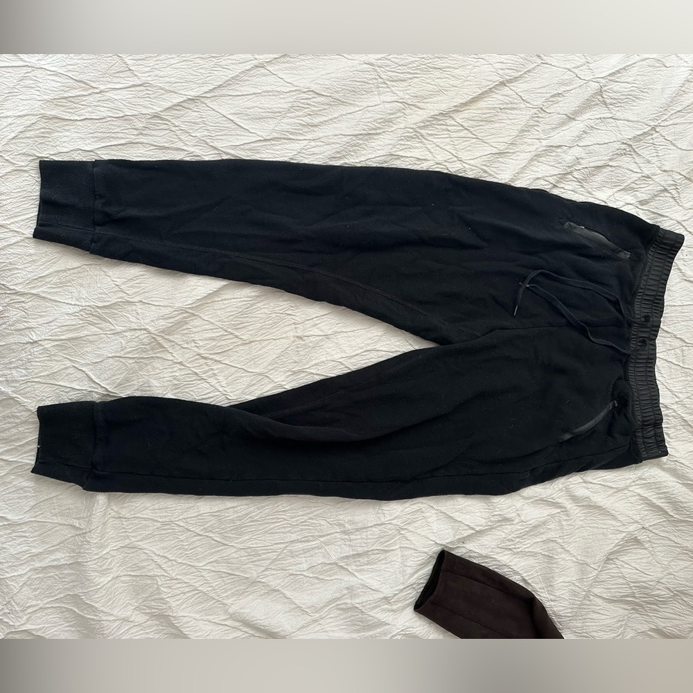 Abercrombie and Fitch black cotton jogger pants - Picture 2 of 2